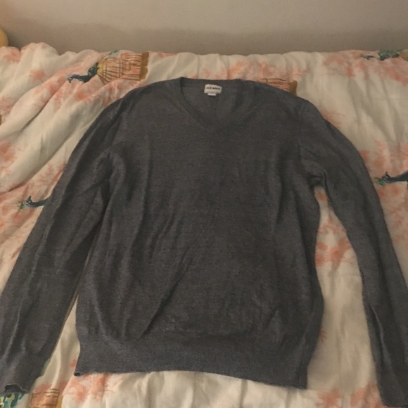 Bundle of V-Neck Sweaters - Picture 1 of 2